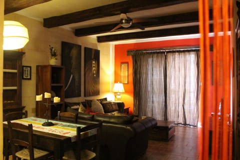 Living room, Photo of the whole room, Seating area