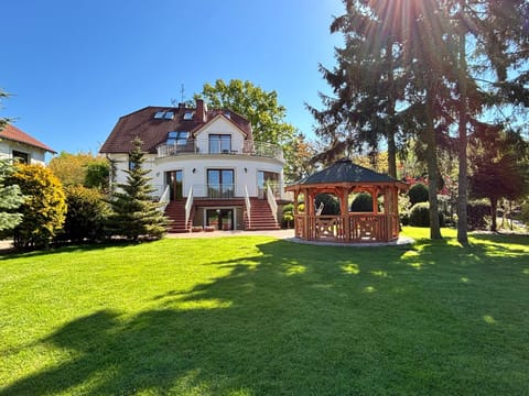 Property building, Garden