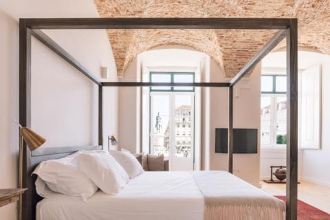 Bed, Decorative detail, Bedroom, Landmark view