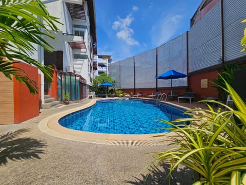 Swimming pool