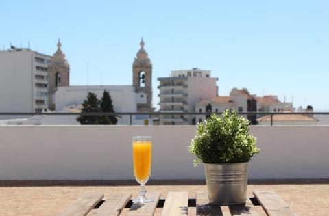 Nearby landmark, Neighbourhood, Balcony/Terrace, Dining area