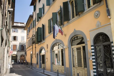 Property building, Facade/entrance, Neighbourhood, Street view