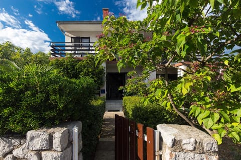Facade/entrance, Garden