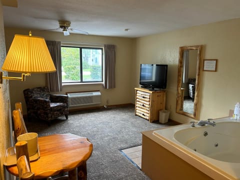 Super 8 by Wyndham Bridgeview of Mackinaw City Motel in Mackinaw City