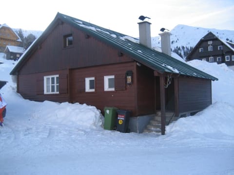 Facade/entrance, Winter