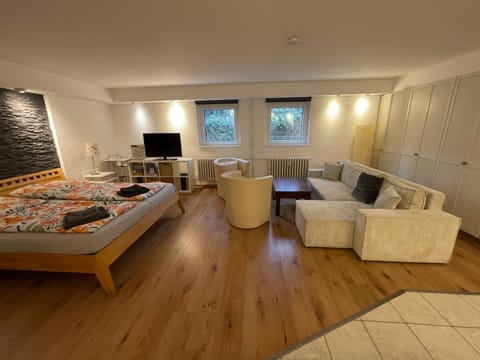 Communal lounge/ TV room, Bed, Living room