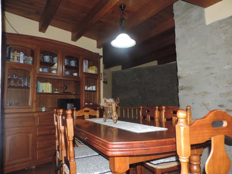 Living room, Food and drinks