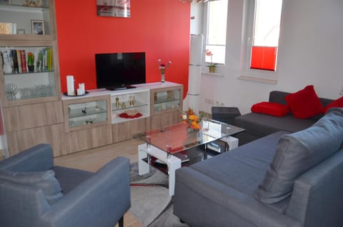 TV and multimedia, Living room, Seating area