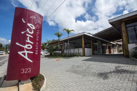 Property building, Facade/entrance, Property logo or sign, Logo/Certificate/Sign, Street view