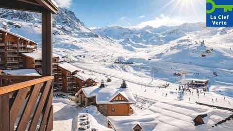 Nearby landmark, Day, Natural landscape, Winter, Mountain view