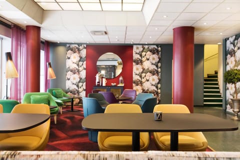 Spring, Winter, Summer, Lobby or reception, Seating area, Autumn