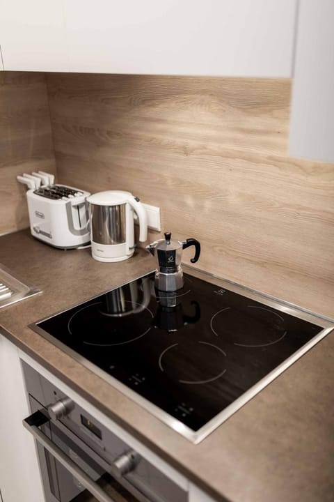 Coffee/tea facilities, Kitchen or kitchenette