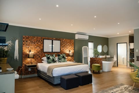 Bathroom, Seating area, Bedroom