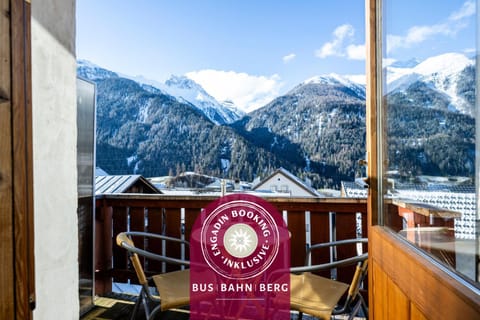 Property building, Facade/entrance, Off site