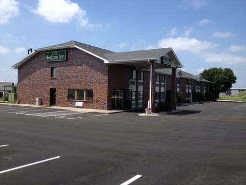 Property building, Facade/entrance, Parking
