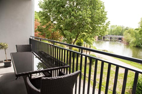 Balcony/Terrace, River view