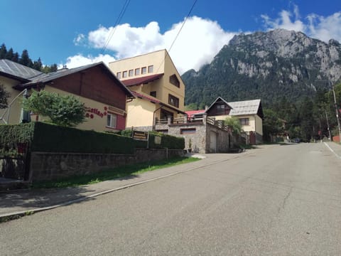 Mountain view, Street view