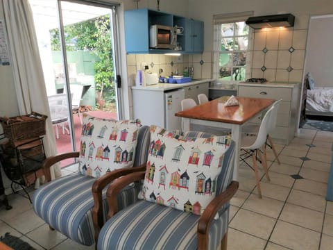 Patio, BBQ facilities, Coffee/tea facilities, Balcony/Terrace, Kitchen or kitchenette, Living room, Seating area, Dining area