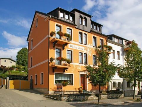 Property building, Facade/entrance, Day, Street view, Location
