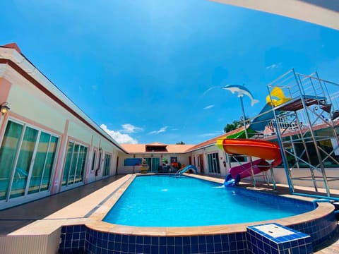 Pool view, Swimming pool, sunbed