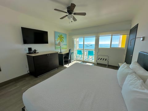 Bed, Sea view
