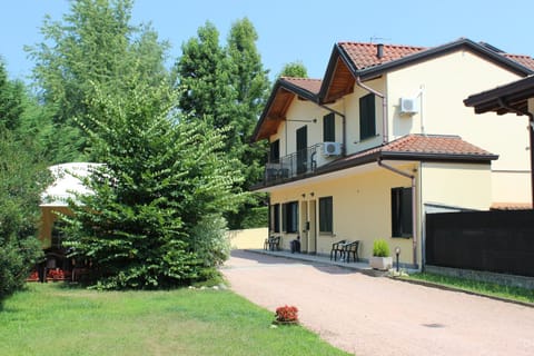 Facade/entrance, Garden