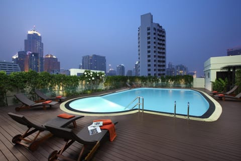 Swimming pool, Swimming pool
