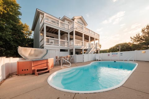Patio, Hot Tub, Balcony/Terrace, Pool view, Swimming pool, Swimming pool