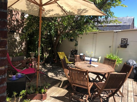 Patio, Dining area, Garden view, sunbed
