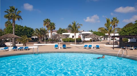 Day, Swimming pool