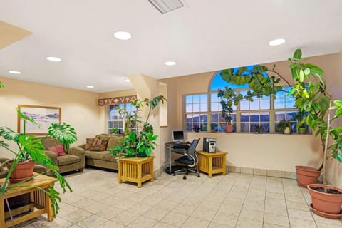 Lobby or reception, On site