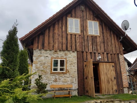 Property building, Nearby landmark, Restaurant/places to eat, Facade/entrance, Off site, Natural landscape, Fishing, Minigolf, Skiing, Tennis court, Hiking, Cycling, Diving, On site, Supermarket/grocery shop, Swimming pool, Time of day