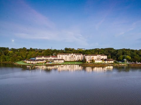 Property building, Neighbourhood, River view