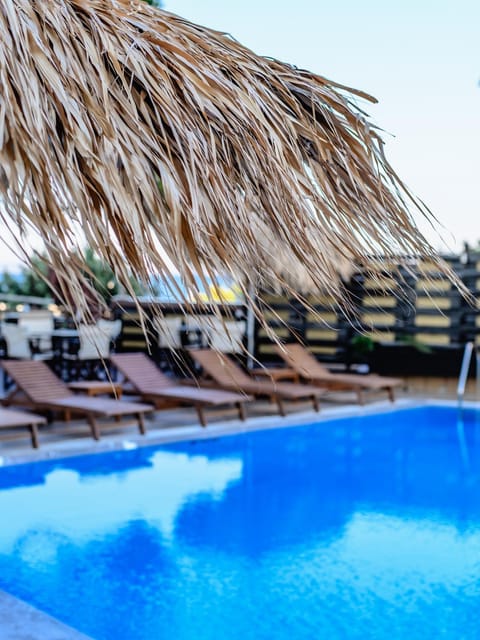 Pool view, Swimming pool, sunbed
