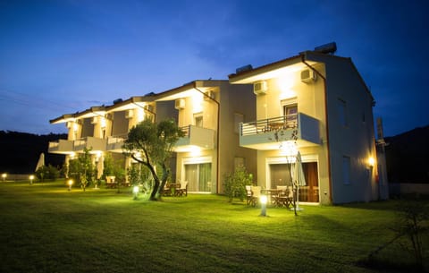 Property building, Night, Garden, Balcony/Terrace, Garden view