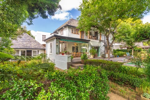 Hedge House Guest House Bed and Breakfast in Cape Town