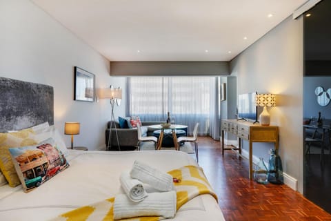 Kitchen or kitchenette, Living room, Photo of the whole room, Dining area, Bedroom