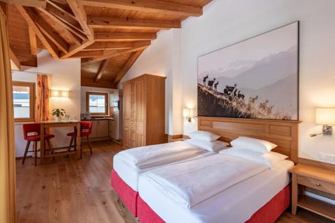 Kitchen or kitchenette, Dining area, Bedroom, kitchen