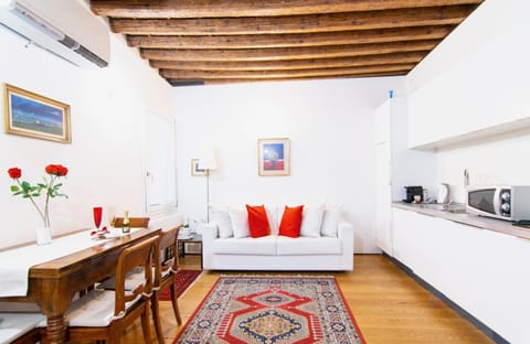 TV and multimedia, Kitchen or kitchenette, Living room, Dining area, minibar, air conditioner