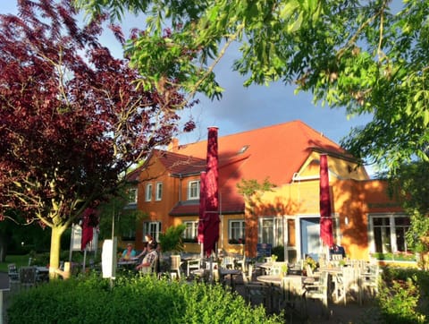 Property building, Day