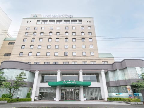 Property building, Facade/entrance, Day