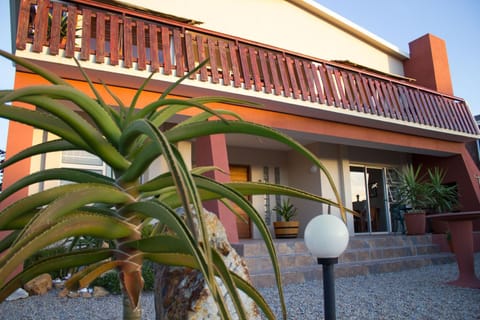 Property building, Facade/entrance, Balcony/Terrace