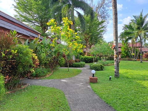 Jasmin Resort - SHA Plus Resort in Khuekkhak