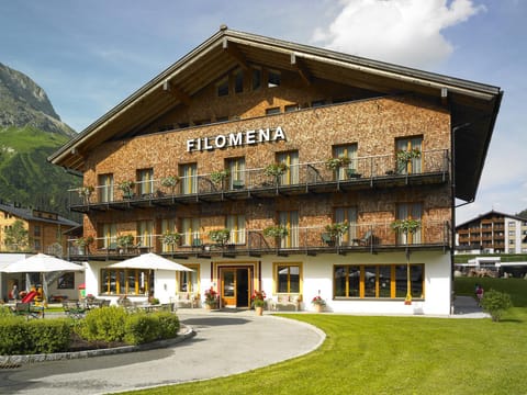 Facade/entrance, Summer