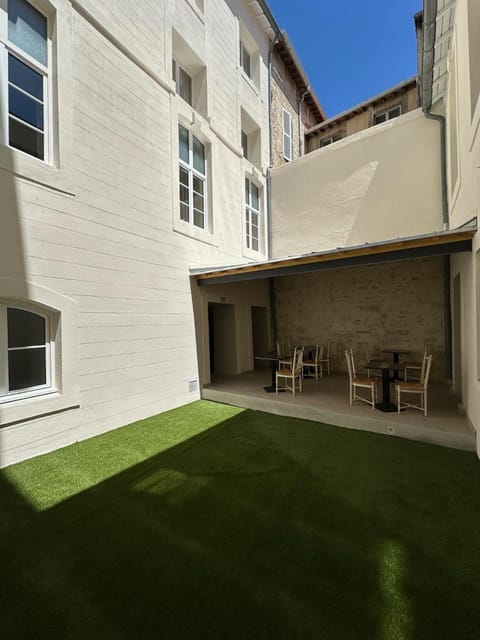 Patio, Buffet breakfast