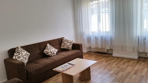 Living room, Decorative detail, On site