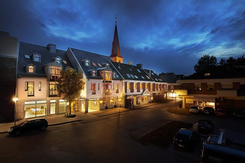 Property building, Night