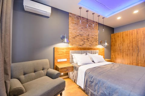 Bed, Living room, Seating area