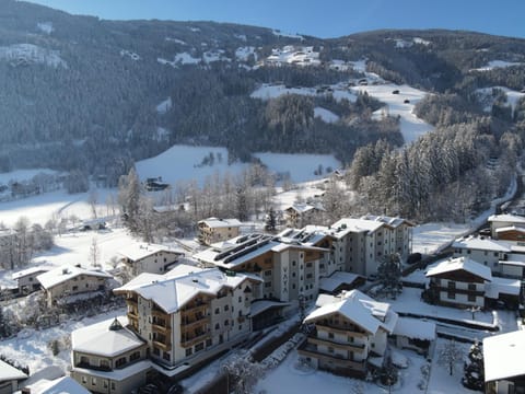 Property building, Day, Natural landscape, Bird's eye view, Winter, Mountain view