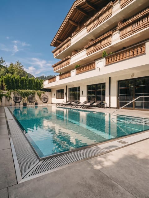 Property building, Day, Summer, Pool view, Swimming pool